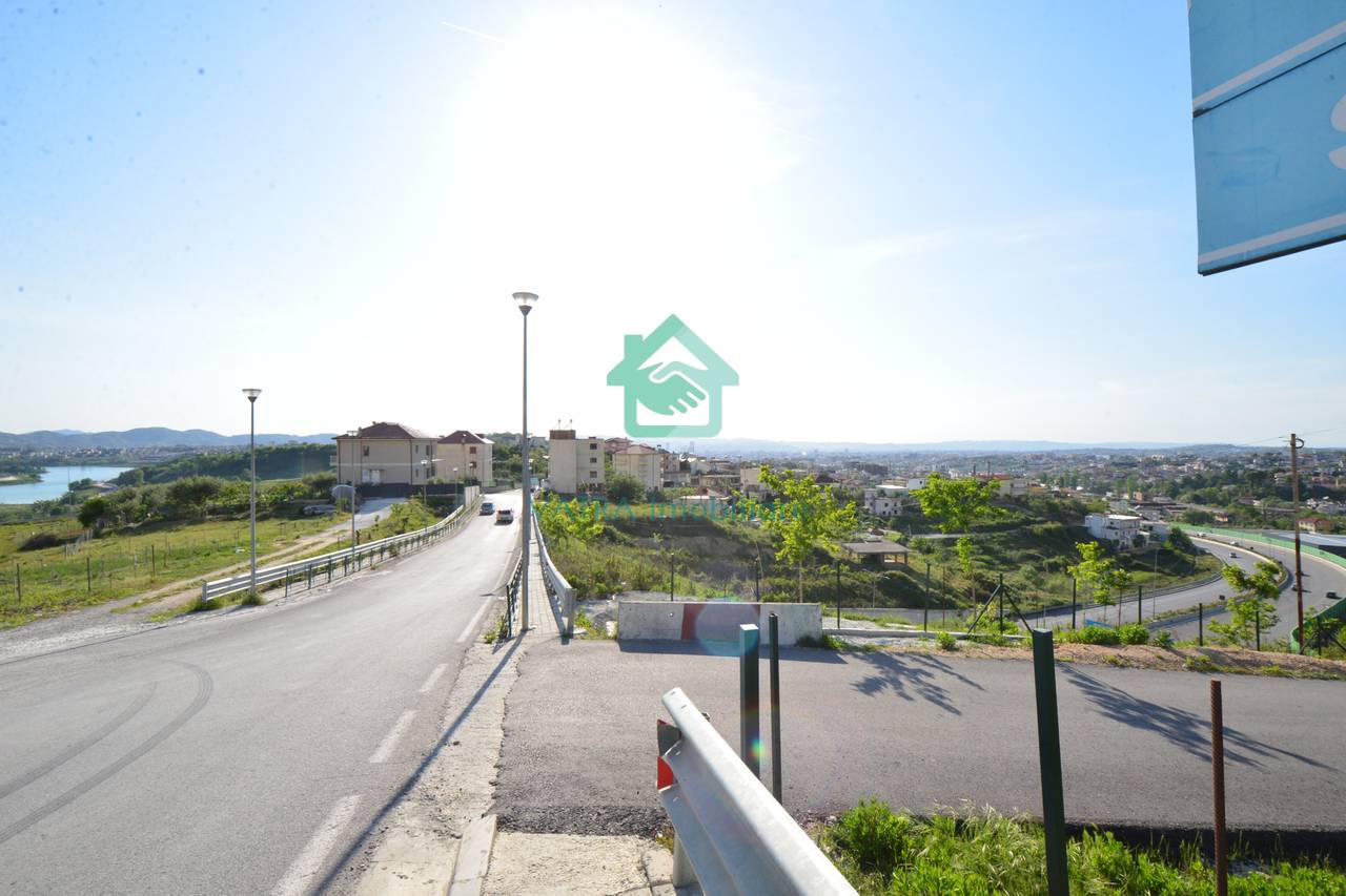 Shitet Shtëpi 3-Katëshe – Çollak, pranë Liqenit të Farkës