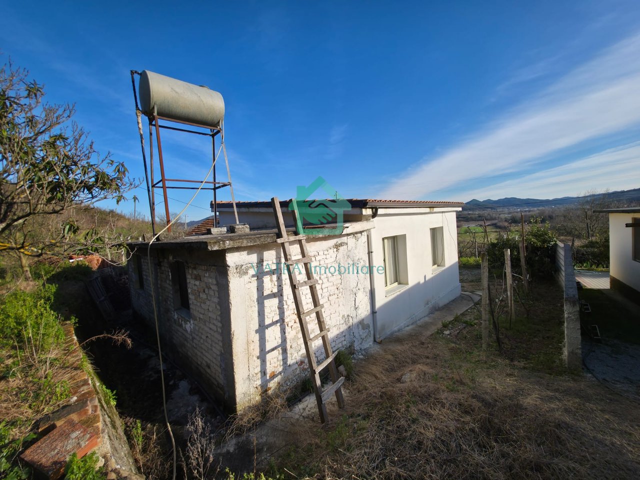 1+1 House For Sale in Ndroq, Tirana - €75,000 | 100 m²