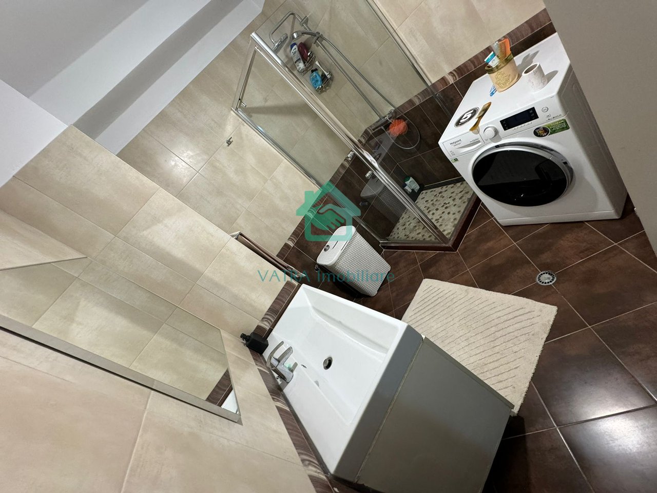 Appartamento 2+1+1 con Posto Auto in Vendita a Shkolla e Bashkuar, Tirana - 205.000€ | 95 m²