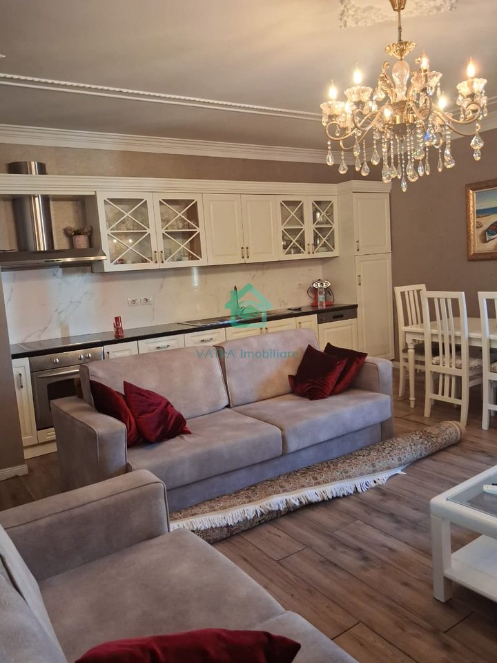 Shitet apartament elitar 2+1+2 tualete në rrugën Brigada VIII, në Ish Bllok