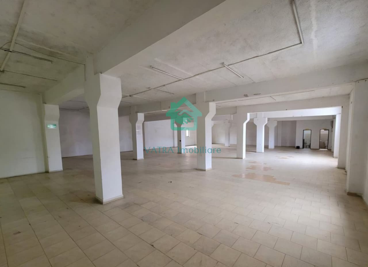 Magazinë 2-katëshe për Qira në Siri Kodra, tek Frigoriferi, Tiranë - 1400€ | 320 m²