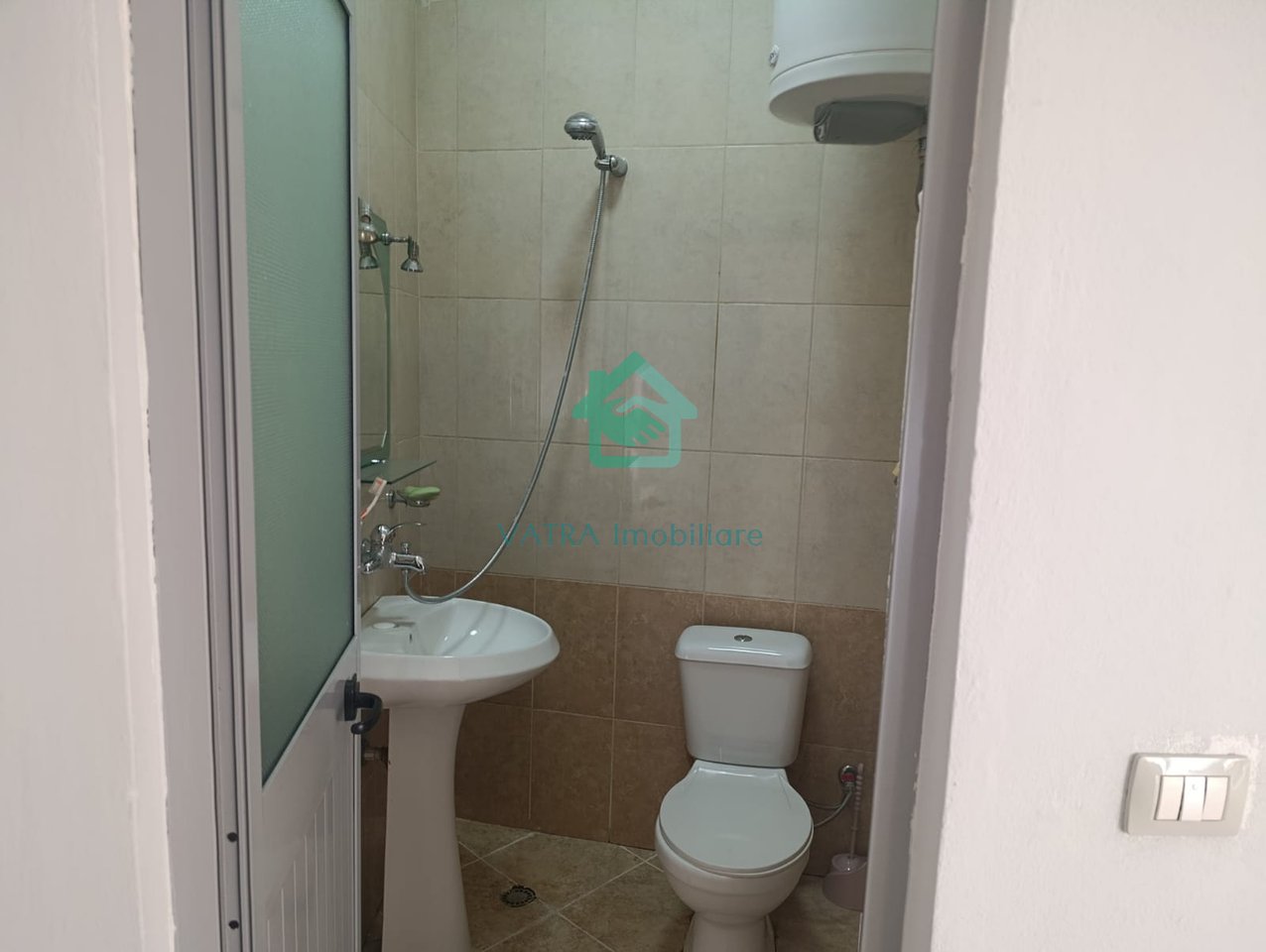 Dyqan Me Qira Pranë Prokurorisë së Tiranës, Tiranë - 370€ | 45 m²