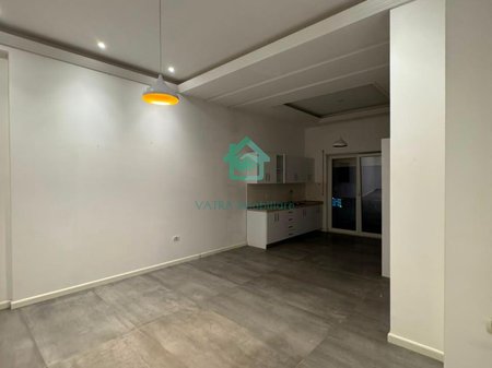 Apartament 2+1 Për Shitje përball spitalit Amerikan 3 në Rrugën e Kavajës, Tiranë - 220,000€ | 119 m²