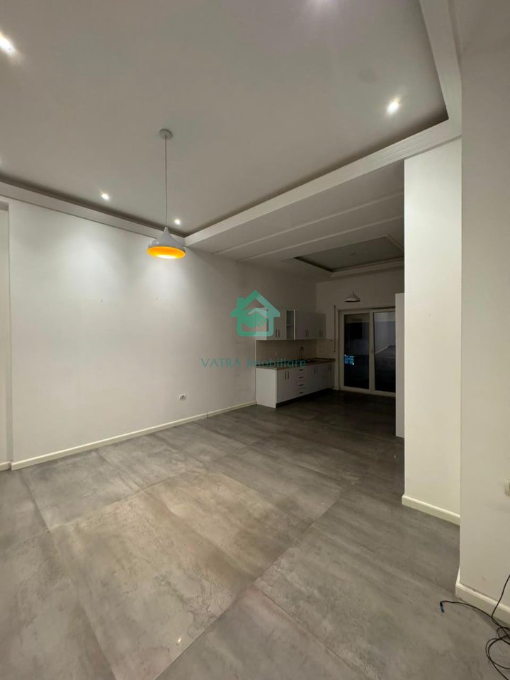 Apartament 2+1 Për Shitje përball spitalit Amerikan 3 në Rrugën e Kavajës, Tiranë - 220,000€ | 119 m²