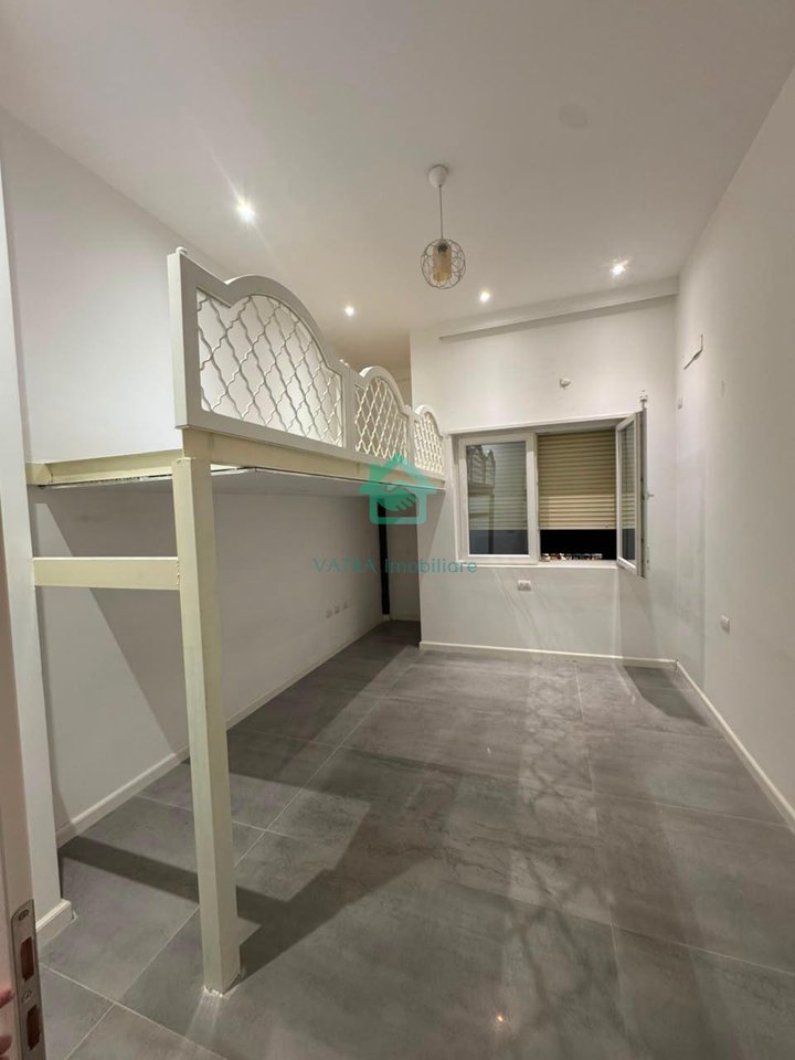 Apartament 2+1 Për Shitje përball spitalit Amerikan 3 në Rrugën e Kavajës, Tiranë - 220,000€ | 119 m²
