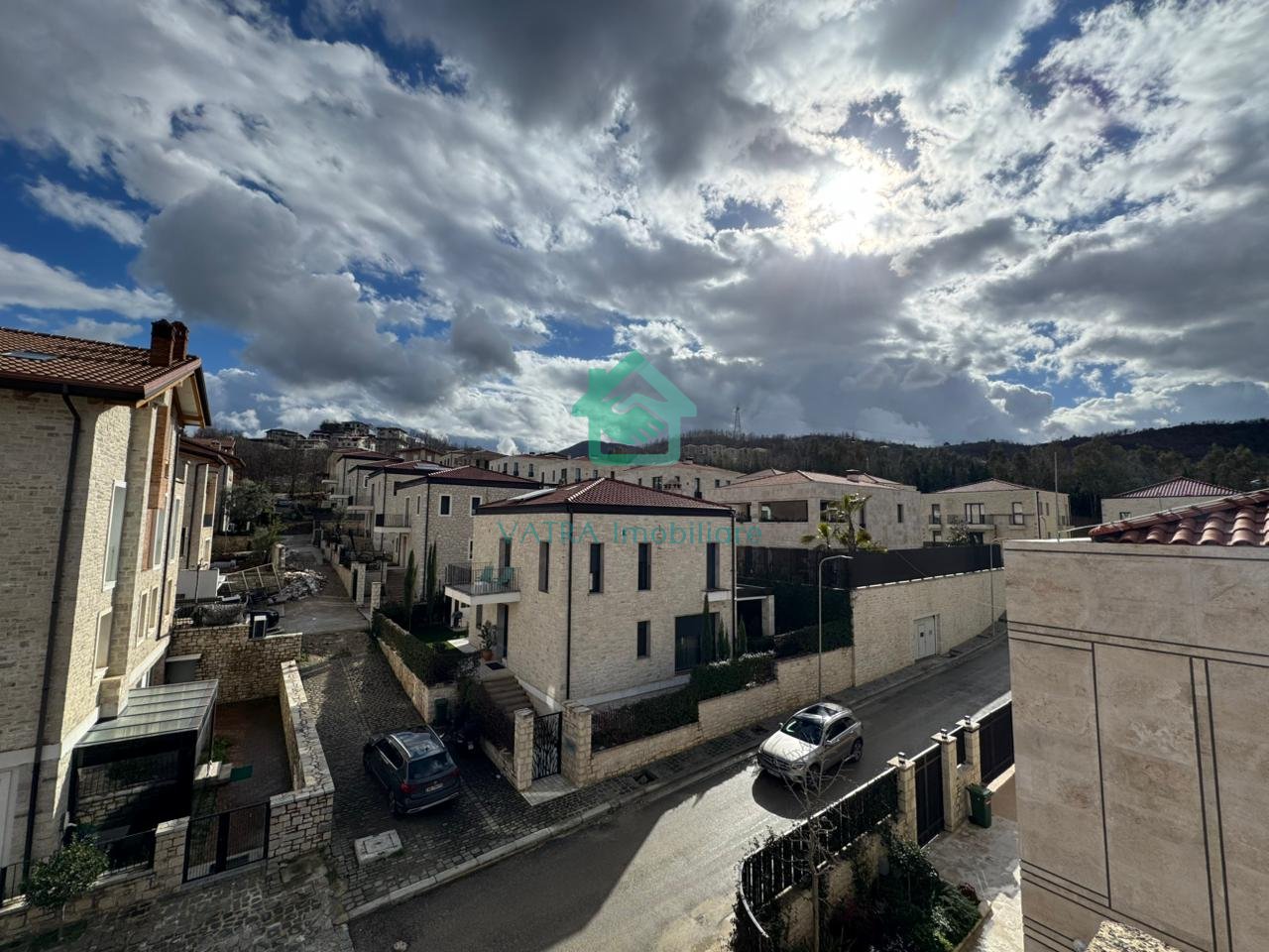 🏡 JEPET ME QERA APARTAMENT PREMIUM – SECRET GARDEN, PRANË TEG