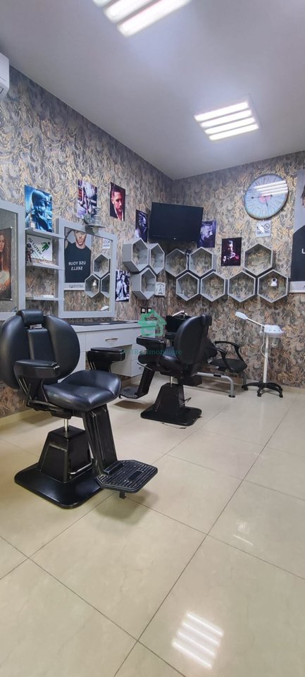 Business Premises for Rent in the Municipality of Paris, Tirana - 50,000 lek