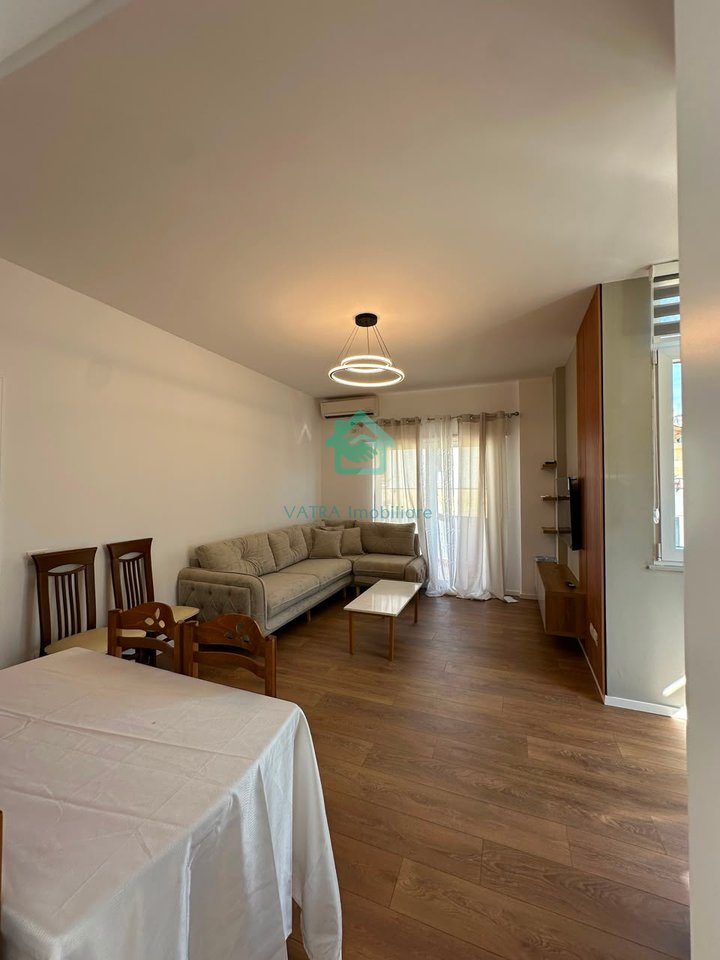Apartament 2+1 Me Qira në Kopshtin Botanik Zoologjik, Tiranë – 90.000 Lekë/muaj | 95 m²