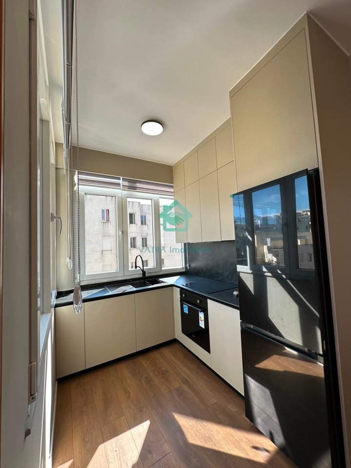 Apartament 2+1 Me Qira në Kopshtin Botanik Zoologjik, Tiranë – 90.000 Lekë/muaj | 95 m²
