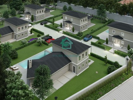 Shitet Vilë me pishinë 4+1+3 në River Hill Residence, Petrel