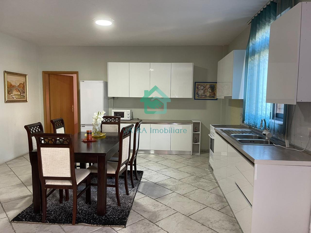 Apartament 2+1+2 Me Qira në Pazari i Ri, Tiranë - 650€ | 160 m²