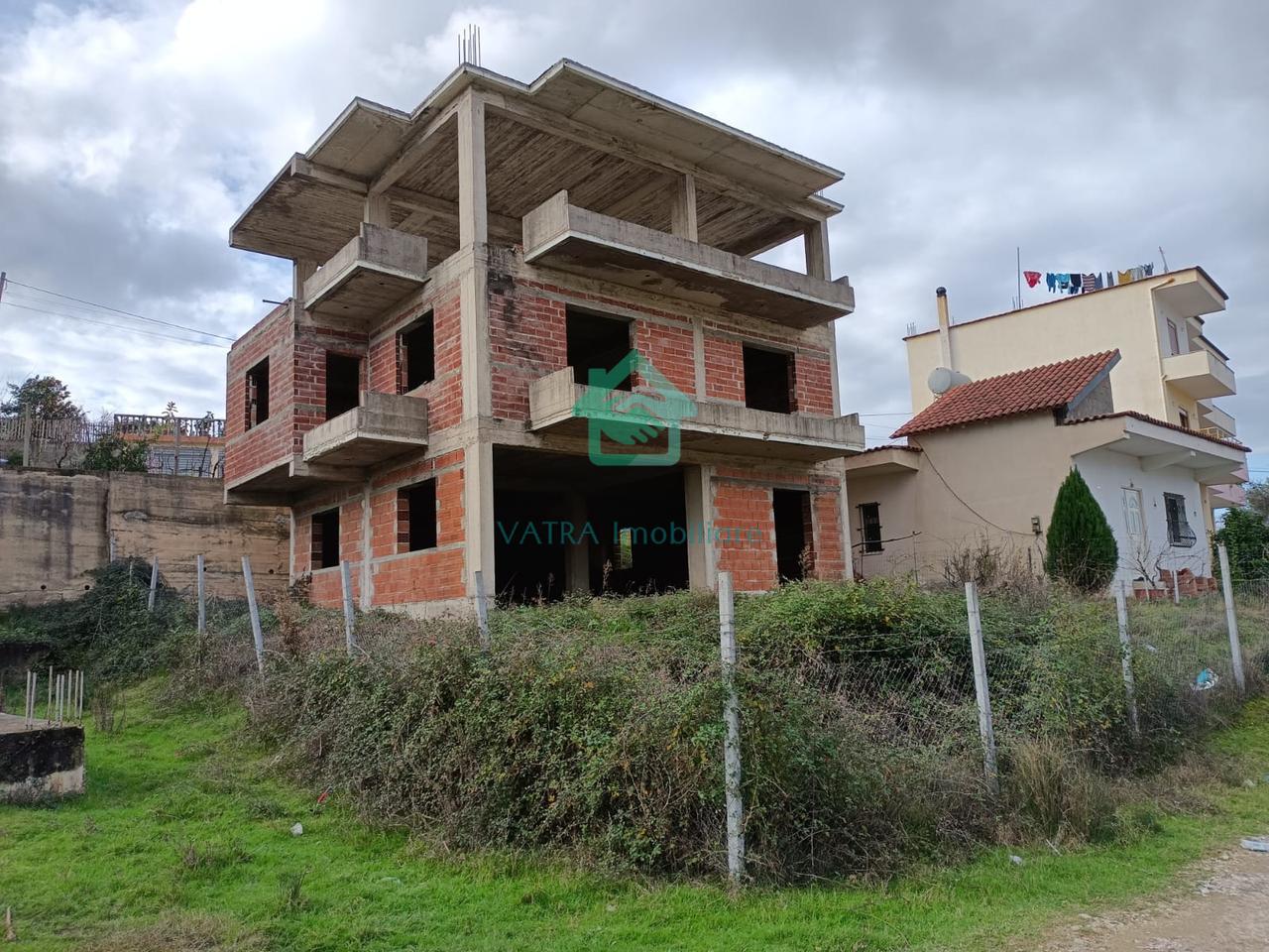 Shitet Shtëpi 3-Katëshe – Çollak, pranë Liqenit të Farkës