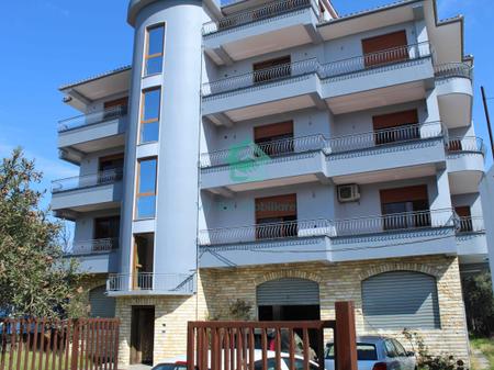 🏢 Shitet Truall + Objekt 4 Kate – Unaza e Plazhit, Lagjja 13 (Durrës)