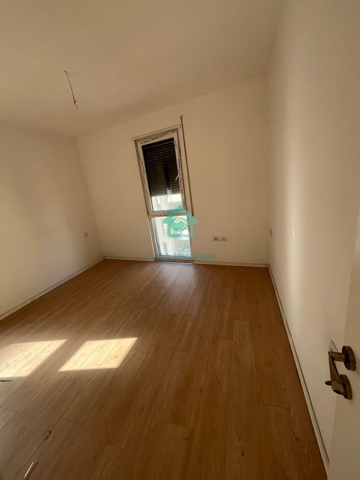 SHITET APARTAMENT 2+1+2 - Rruga Stavri Themeli