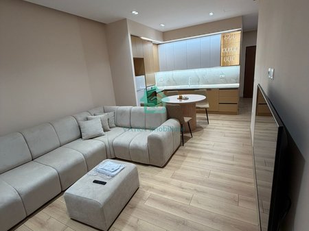 Apartament 2+1+2 +post parkimi Me Qira në Vizion Plus, Tiranë - 1 milion lekë | 110 m²