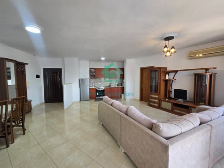 Apartament 2+1 Me Qira në Rruga Barrikadave, Tiranë - 65.000 Lekë/muaj | 111 m²