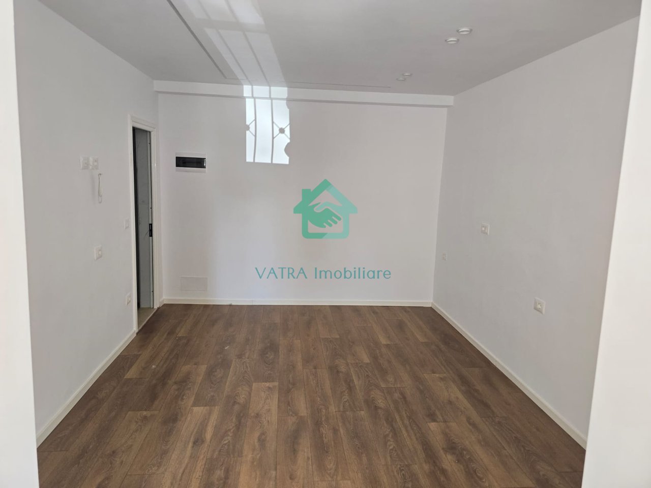 Gasonjere për Shitje në Rruga Bardhyl, Tiranë - 85,000€ | 30 m²