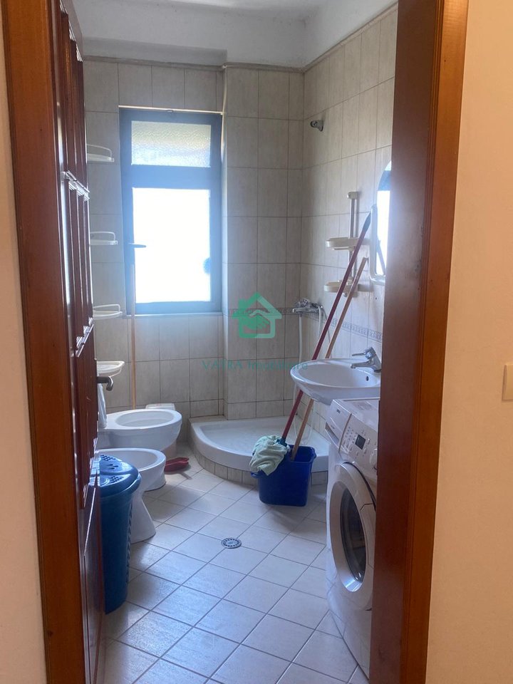 Apartament 1+1 Me Qira në Restorant Durrësi, Tiranë - 50.000 Lekë/muaj