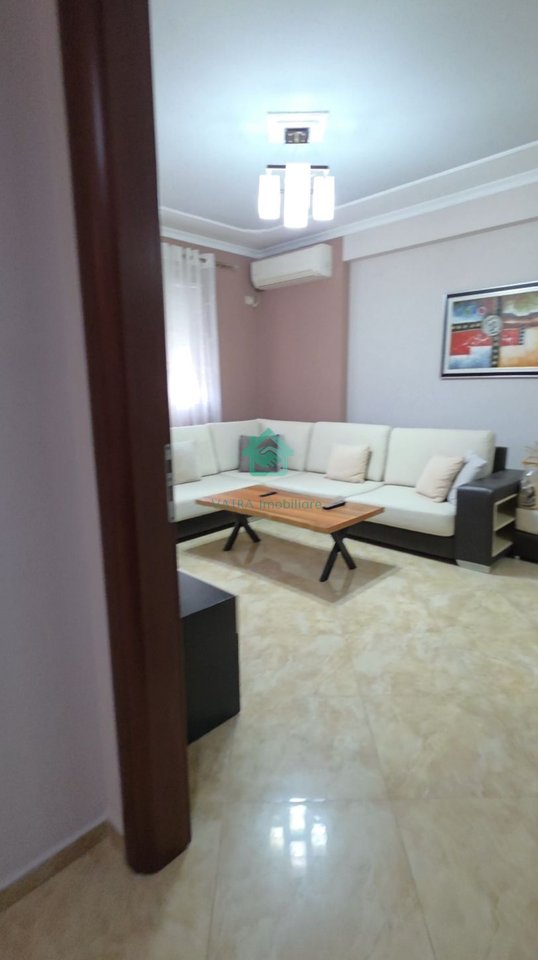 Apartament 2+1 Me Qira pallati Kritea në Ali Demi, Tiranë - 60.000 Lekë/muaj | 85 m²