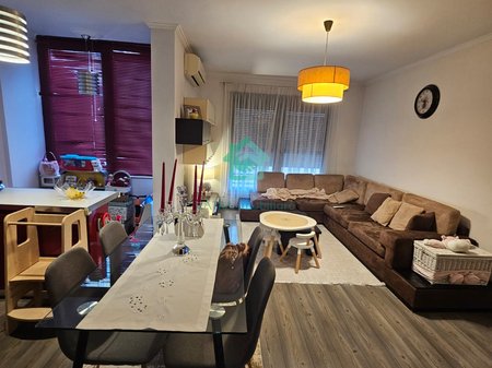 Apartament 2+1+2 Me Qira në Liqeni i Tiranës, Tiranë - 1200€ | 130 m²