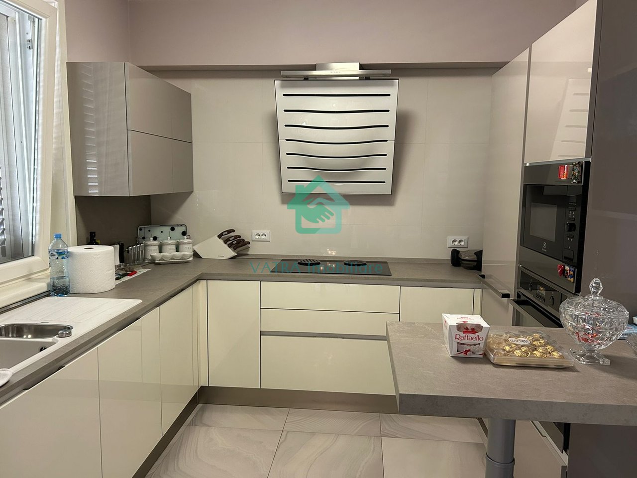 Apartament 3+1+3 Për Shitje në Kodra e Diellit 1, Tiranë - 490.000€