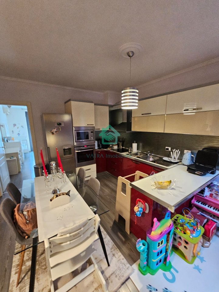 Apartament 2+1+2 Me Qira në Liqeni i Tiranës, Tiranë - 1200€ | 130 m²