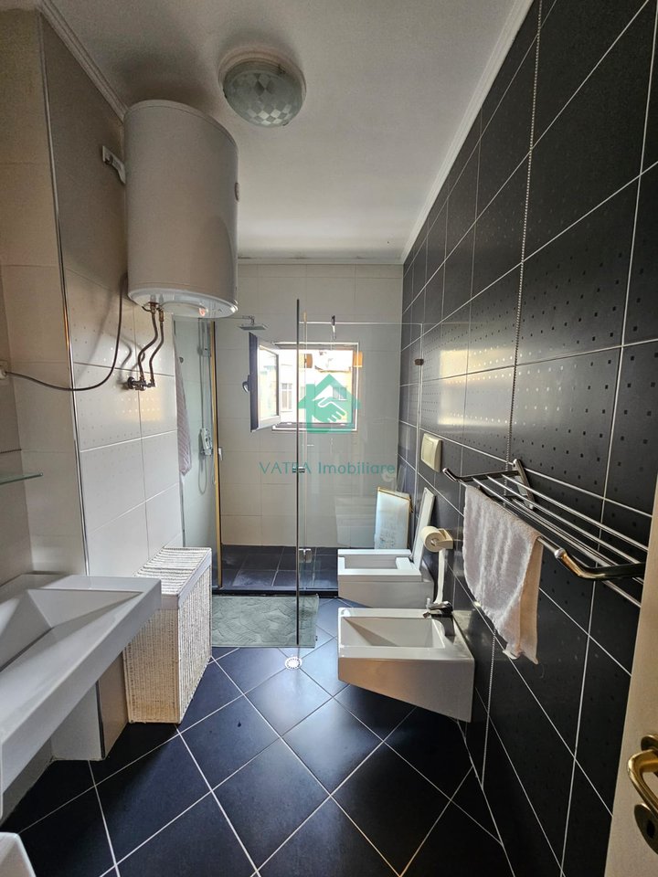 Apartament 2+1+2 Me Qira në Liqeni i Tiranës, Tiranë - 1200€ | 130 m²