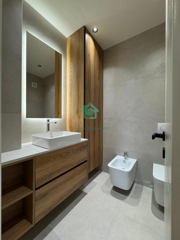 1+1 Apartment + Parking Space For Rent in Shkolla e Kuqe, Tirana - 850€ | 1+1