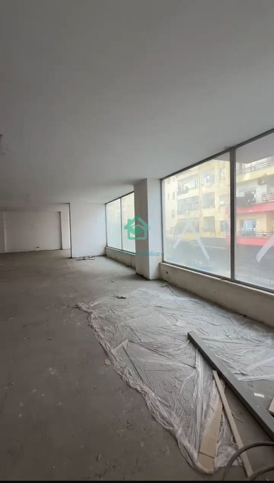 Njësi Biznesi në Shitje në Astir, Tiranë - 684,000€ | 570 m²