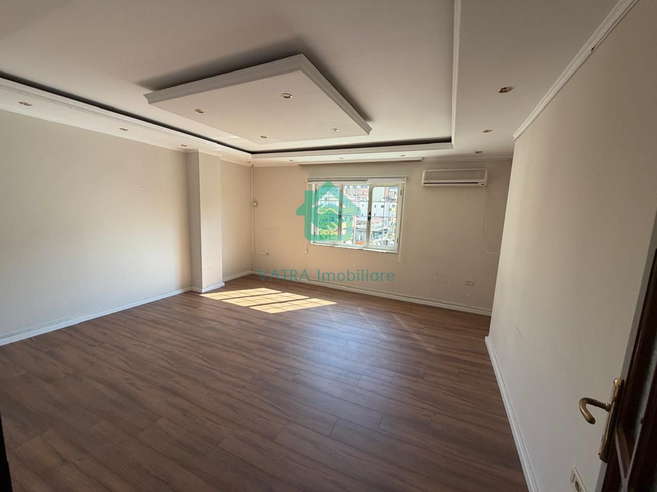 Business Premises for Rent in Willson Square, Tirana - 1800€/net | 178 m²