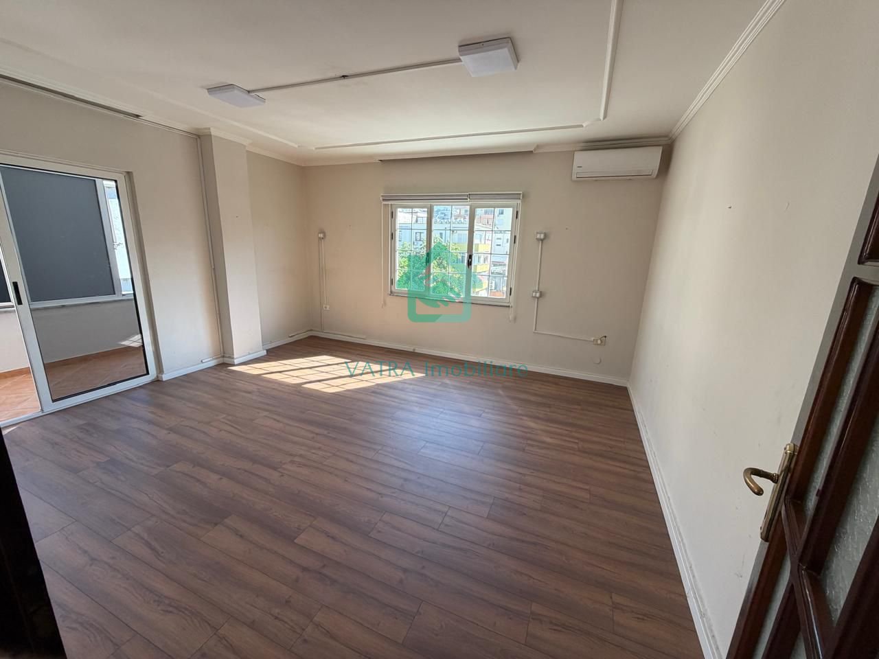Business Premises for Rent in Willson Square, Tirana - 1800€/net | 178 m²