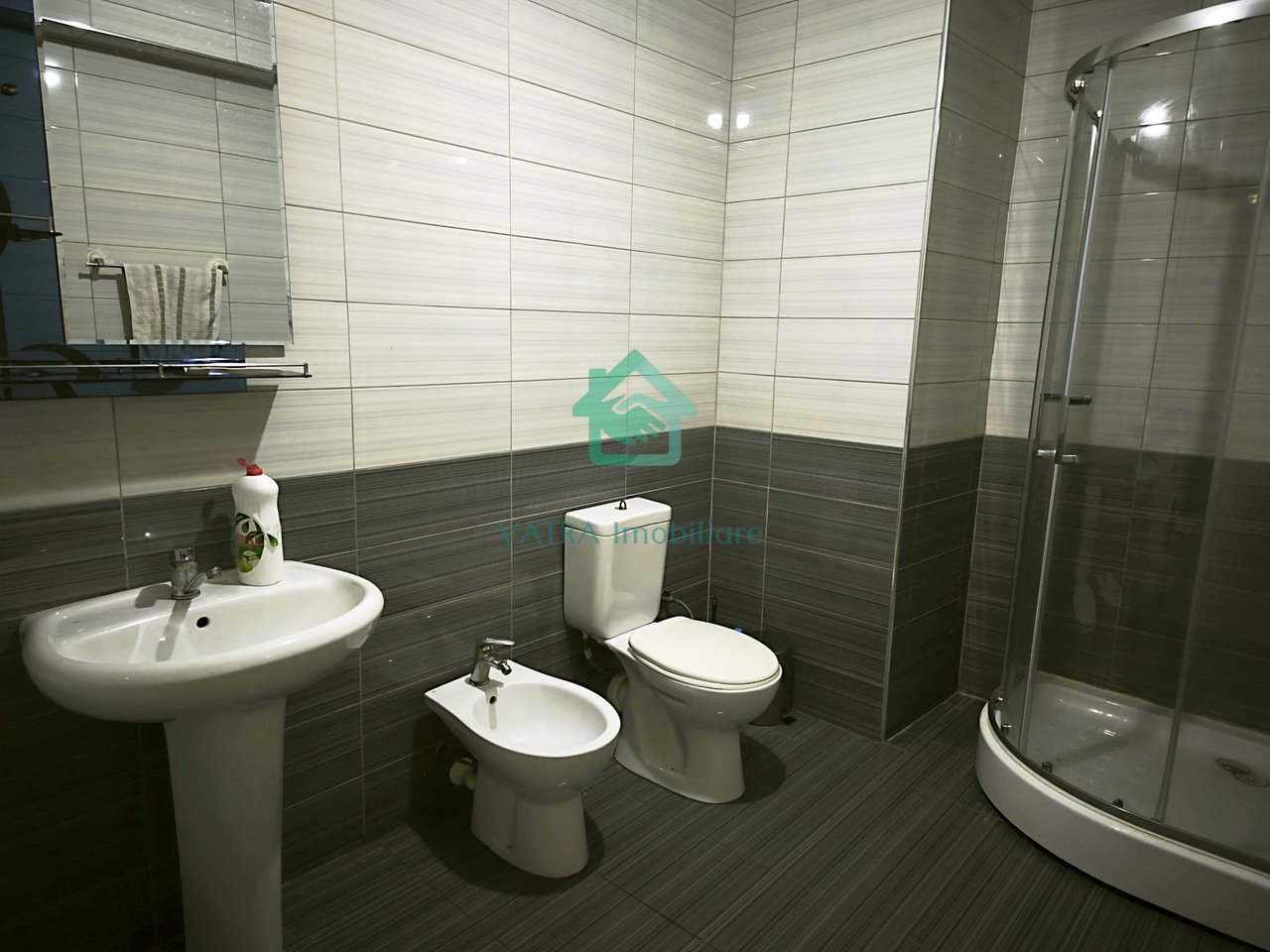 Apartament 1+1 Me Qira tek Kompleksi Garden City, Tiranë - 37.000 Lekë/muaj.