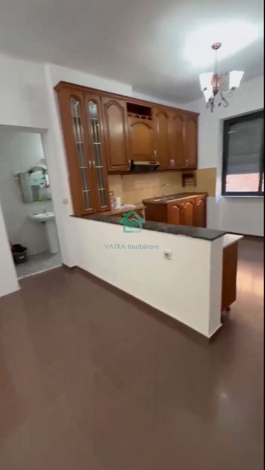 Ambient Biznesi Me Qira në Rruga e Durrësit, Tiranë - 1500€ Neto | 73m²