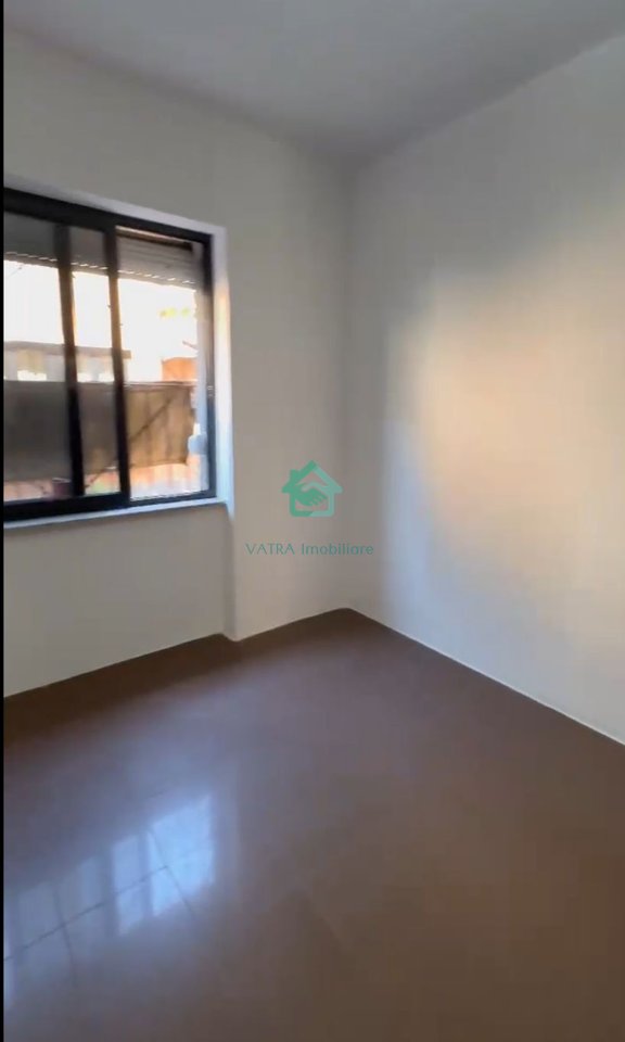 Ambient Biznesi Me Qira në Rruga e Durrësit, Tiranë - 1500€ Neto | 73m²