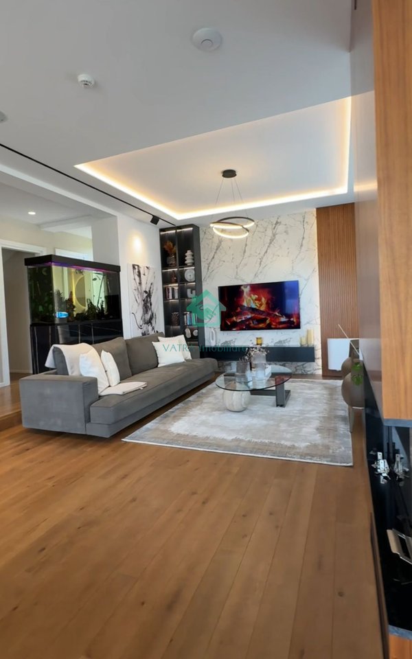 Villa Premium in Affitto presso il Lago di Farka, Tirana - 5000€ | 420 m²