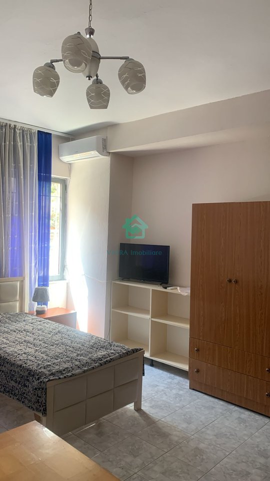 🏡35.000lek/mese - Affittasi monolocale nel Comune di Parigi (vicino a KESH)