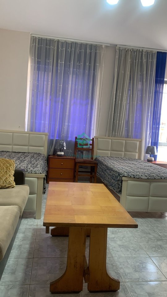 🏡35.000lek/mese - Affittasi monolocale nel Comune di Parigi (vicino a KESH)