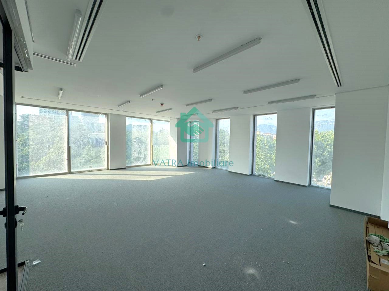 🏢 JEPET ME QERA AMBIENT ZYRE – DOWNTOWN
