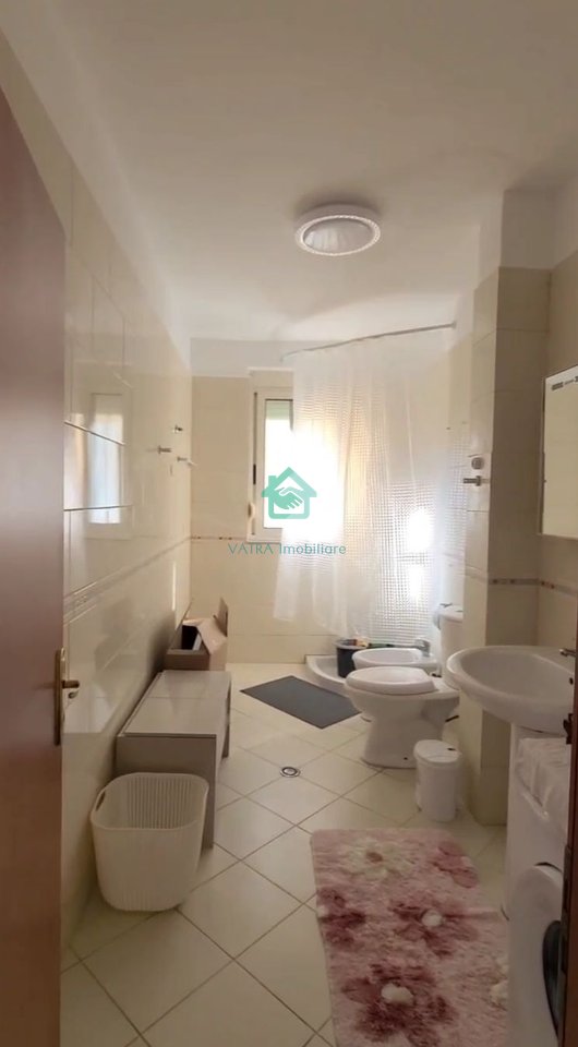 Apartament 2+1 Me Qira në Liqeni i Thatë, Tiranë - 550€ | 1 dhomë ndenje, 2 dhoma gjumi, 1 banjo