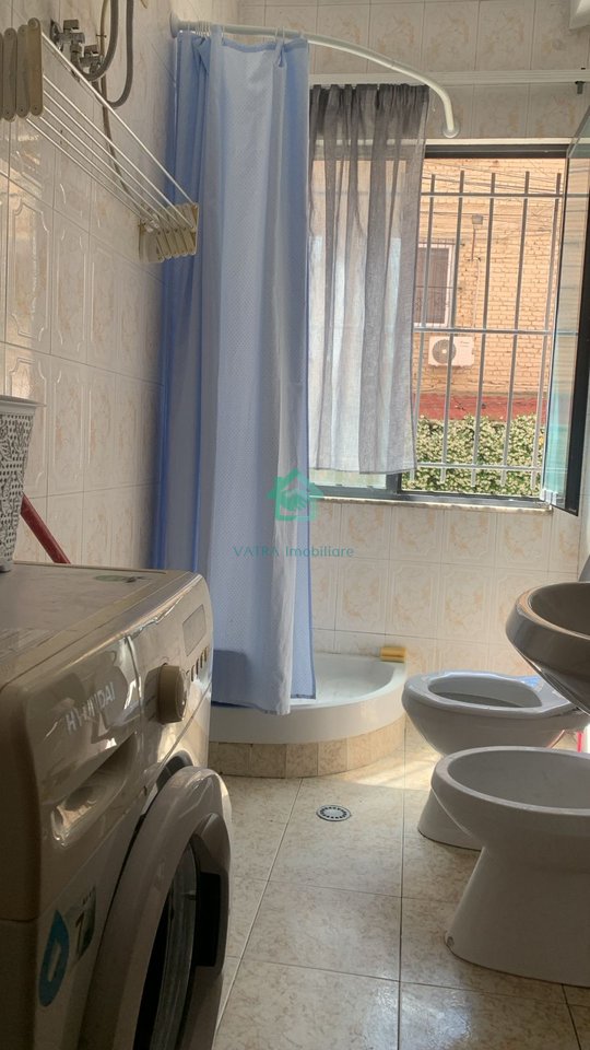 Garsoniere Me Qira në Komunën e Parisit, Tiranë - 35.000 Lekë/muaj| 40 m²