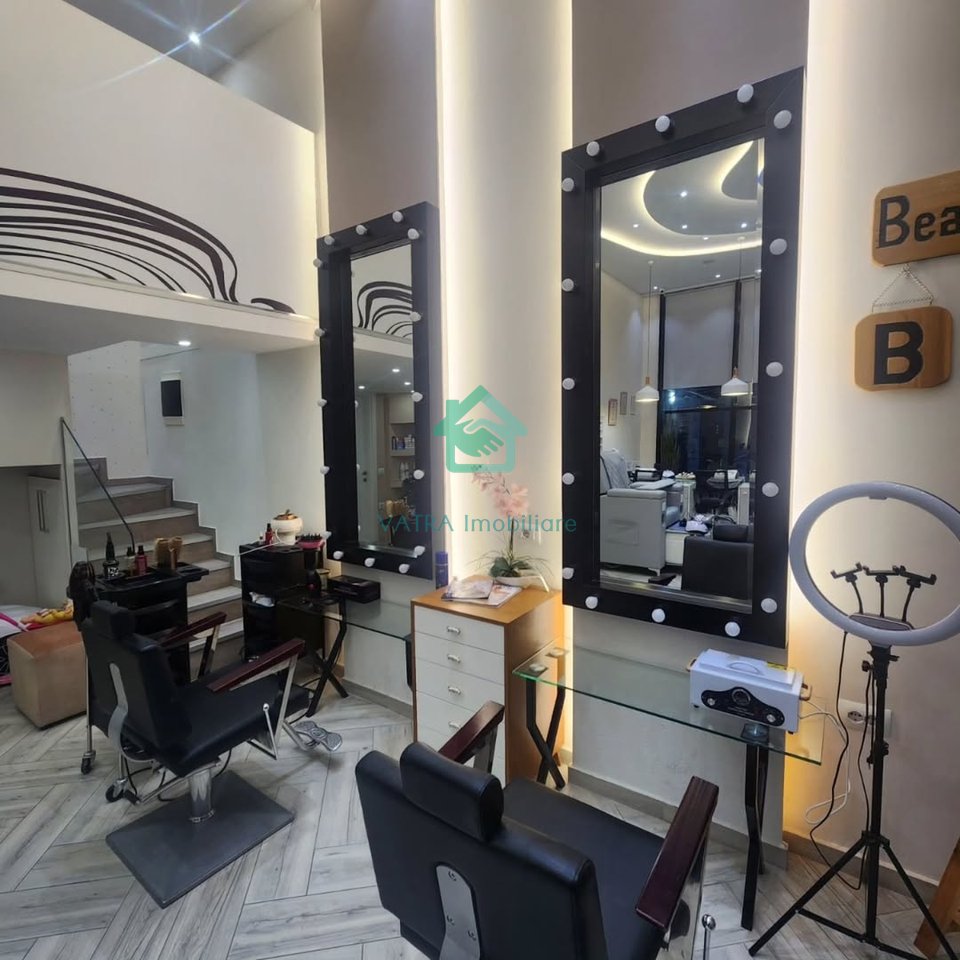 Ambient Biznesi + Post parkimi  Me Qira tek Golden Park në Rrugën e Kavajës, Tiranë - 1200€ | 60 m²