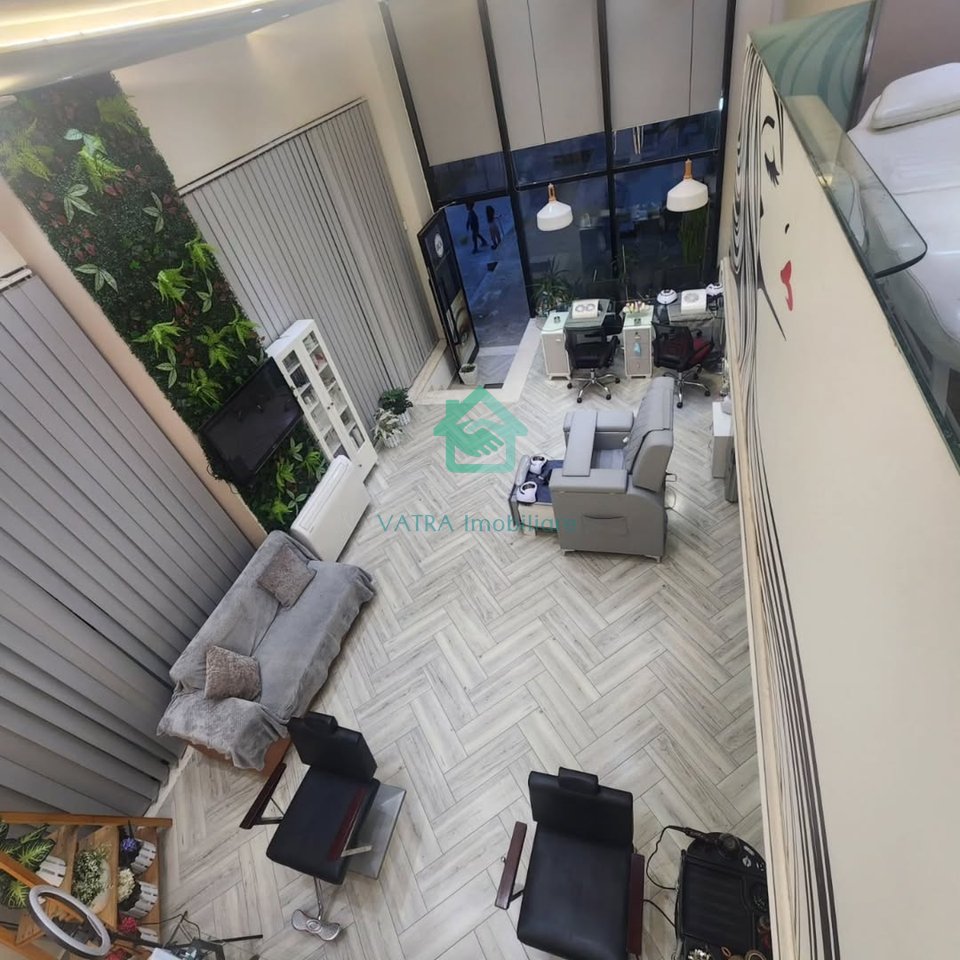 Ambient Biznesi + Post parkimi  Me Qira tek Golden Park në Rrugën e Kavajës, Tiranë - 1200€ | 60 m²
