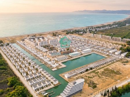 Shitet vilë individuale 2-katëshe me pishinë në Turquoise Marina në Hamallaj, Durrës - 430000€ | 150 m² ndërtim, 250 m² truall