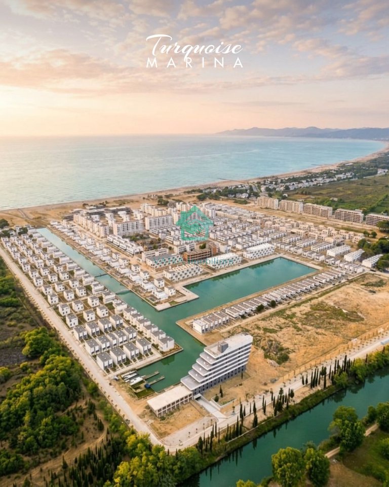 Shitet vilë individuale 2-katëshe me pishinë në Turquoise Marina në Hamallaj, Durrës - 430000€ | 150 m² ndërtim, 250 m² truall