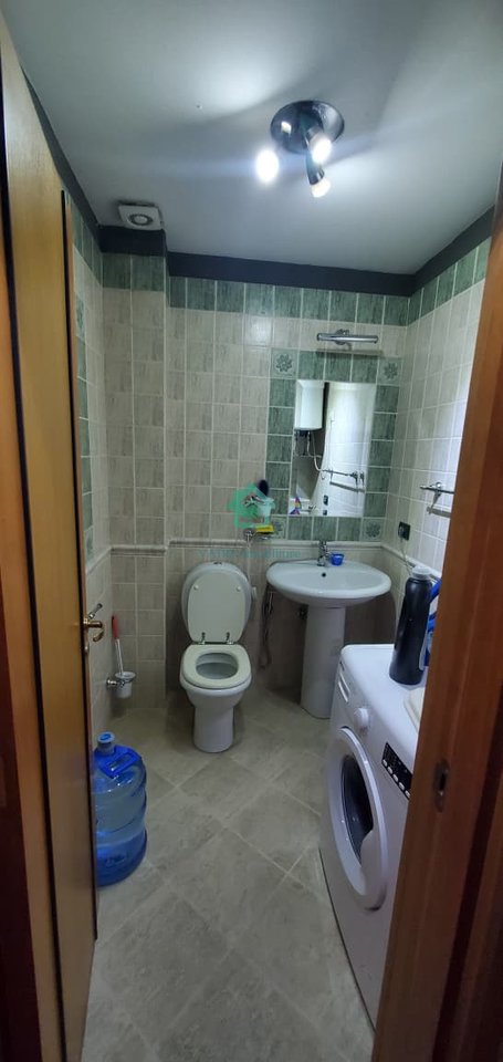 Apartament 3+1+2 Në Shitje në Rruga Fortuzi, Tiranë - 300000€ | 135 m²