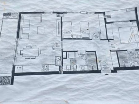 Shitet Apartament 2+1+2 te 5 maj/  tek Shkolla Ardian Klosi