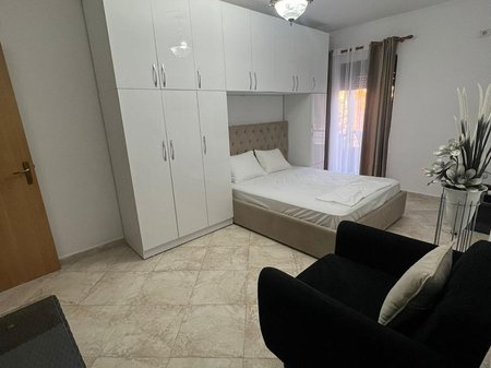Monolocale in affitto in Via Barrikadave/ Centro