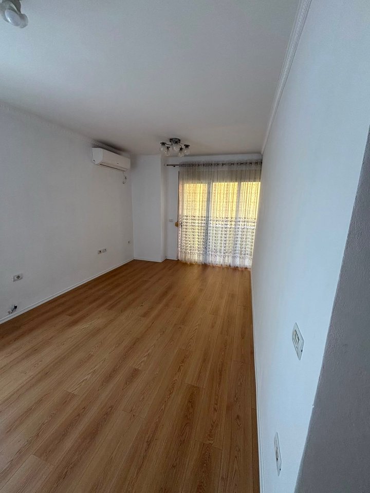 Apartment for sale 2+1 in the Fresku area/Dajti street/ 200 meters from Market Ana