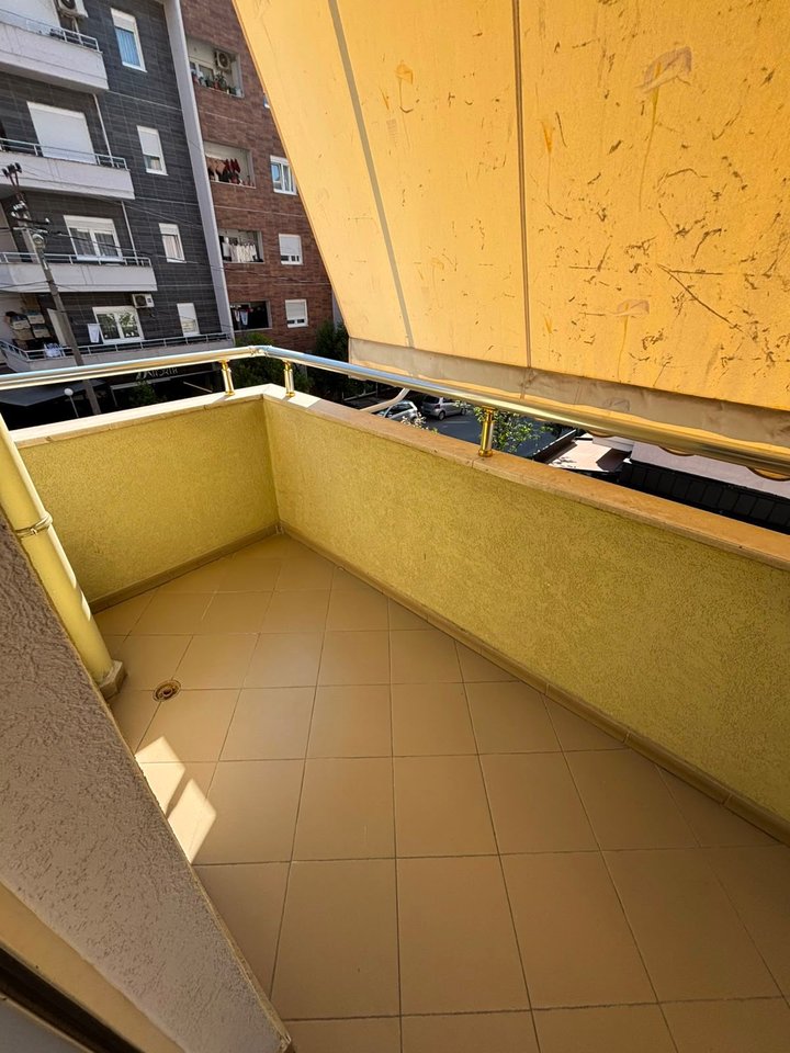 Apartment for sale 2+1 in the Fresku area/Dajti street/ 200 meters from Market Ana