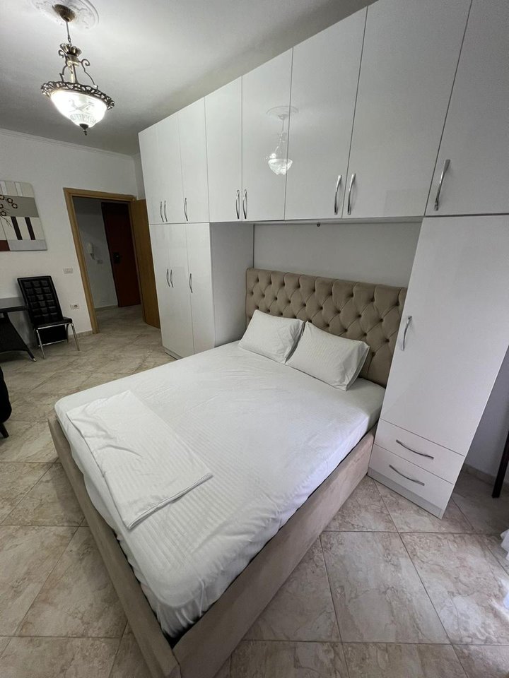 Monolocale in affitto in Via Barrikadave/ Centro